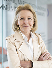 Portrait de Laure de La Raudi&egrave;re, pr&eacute;sidente de l'Arcep