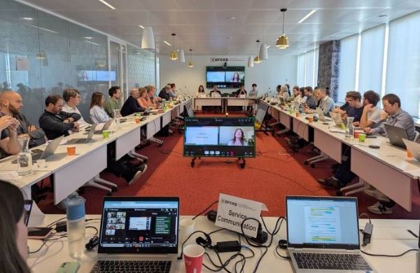 Le « Forum RGESN » se déroulant dans les locaux de l’Arcep et retransmis en ligne.